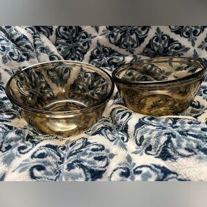 2 Smoke Colored Anchor Hocking Nesting Bowls